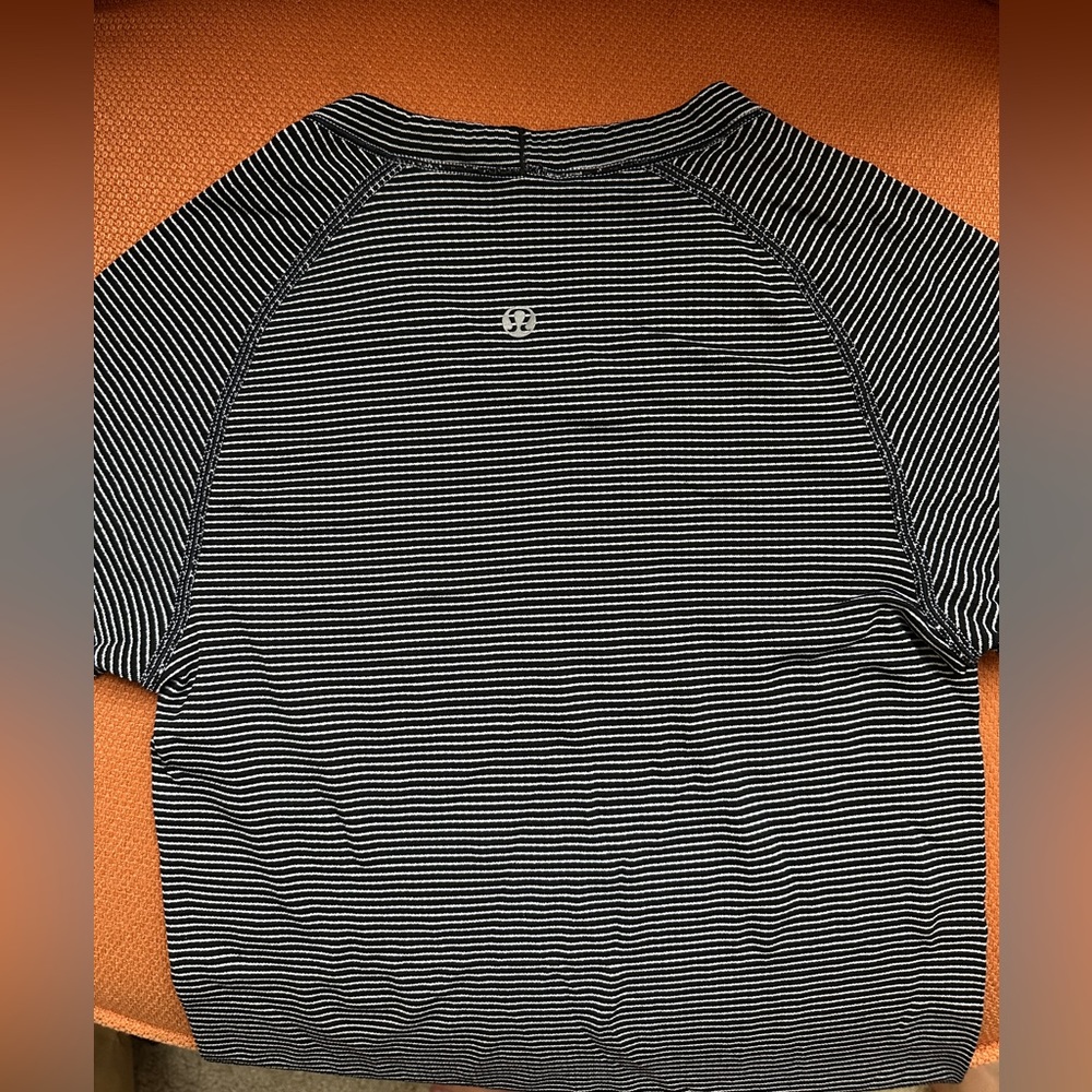 Lululemon top size 2